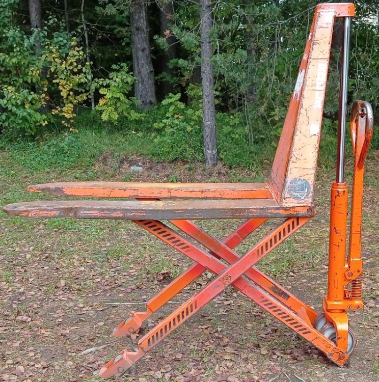 Pallet.thumb.jpg.942d80d35fb9c70c6842e5300a1464d2.jpg