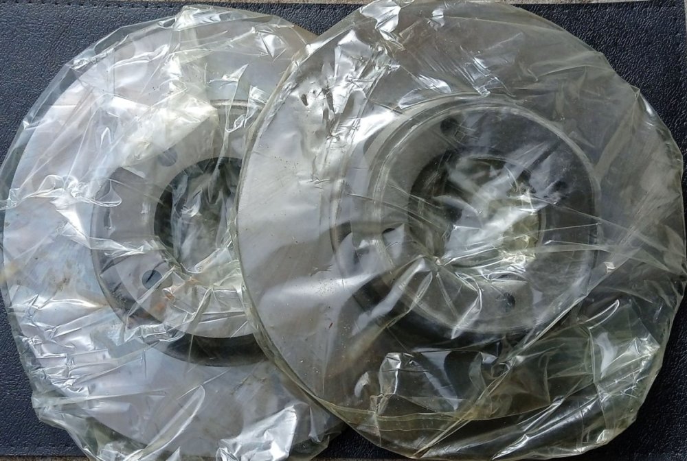 Discs.thumb.jpg.2107acf5859ffbe9aaaa8f5bd5dff6a8.jpg