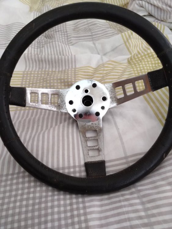 steering wheel 01.JPG